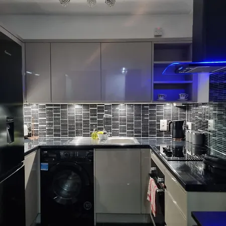 Stylish London Apartment & Free Parking Exterior photo