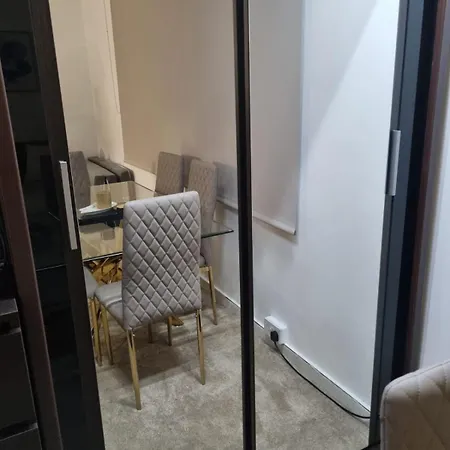 Stylish London Apartment & Free Parking Exterior photo
