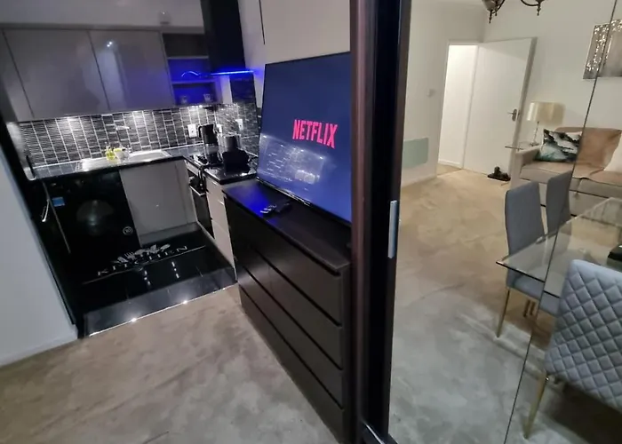 Stylish London Apartment & Free Parking