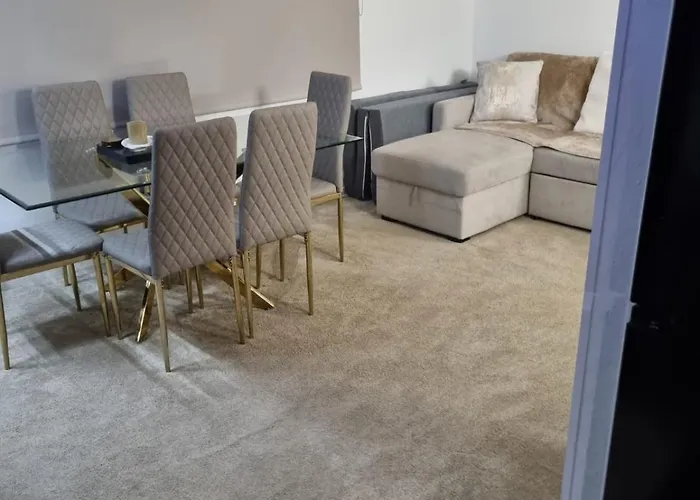 Stylish London Apartment & Free Parking